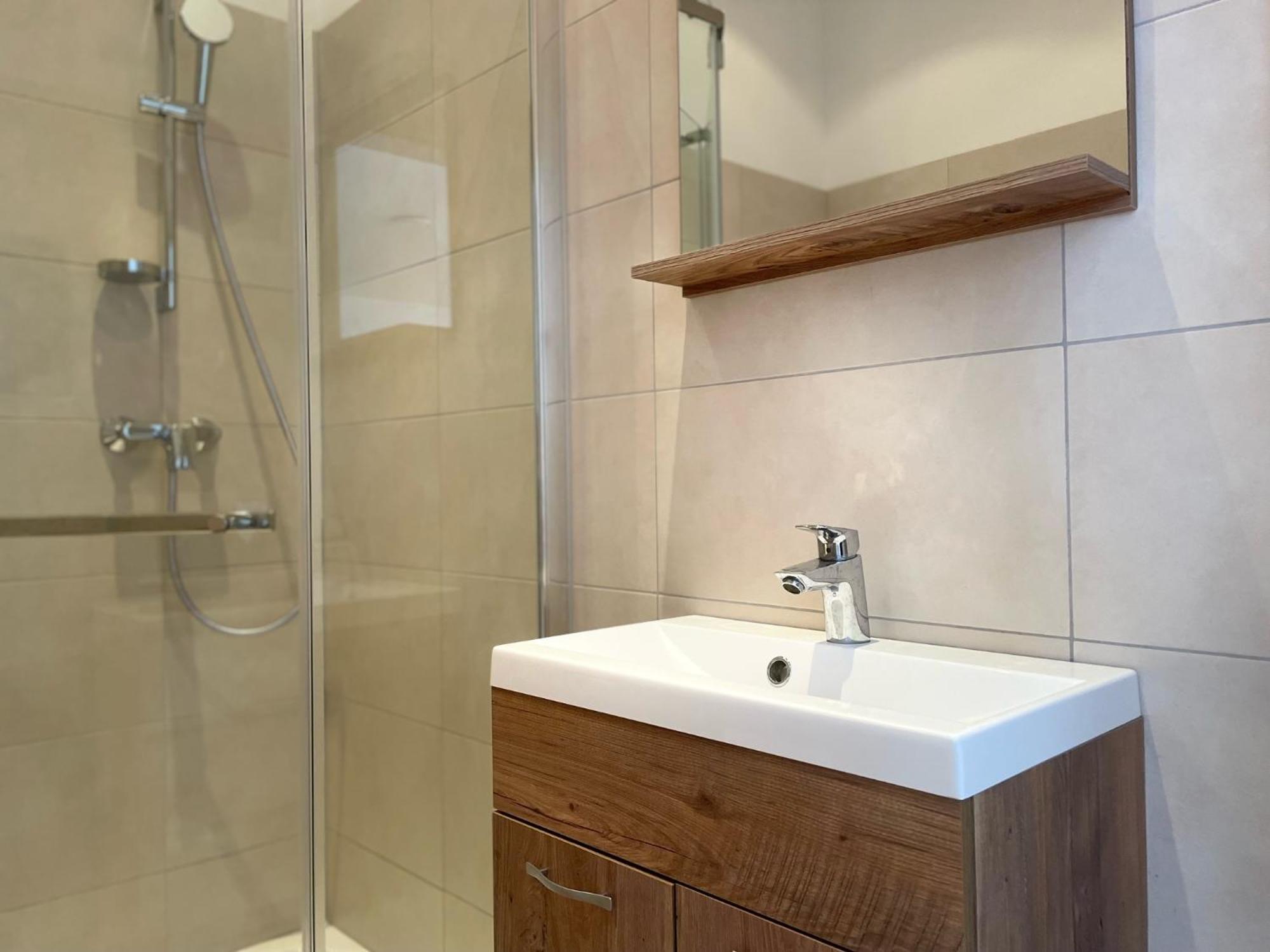 Salon Des Fleurs Linz-Landstrasse Apartman Kültér fotó